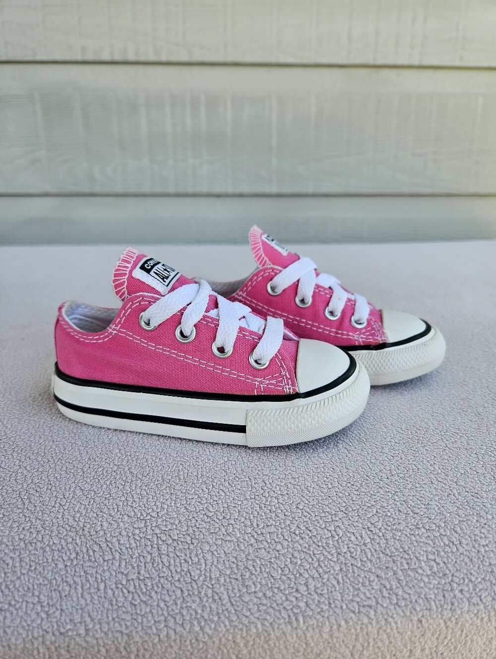 Converse CTAS Low Top Canvas Sneakers Toddler SZ 5 Pink White Laces